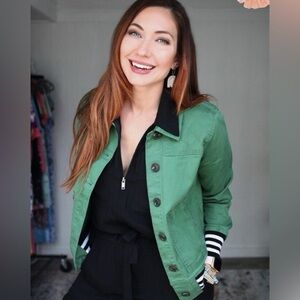 Cabi Mod Bomber Jacket Women’s Size S Varsity Quilted Twill Pockets Green 5852